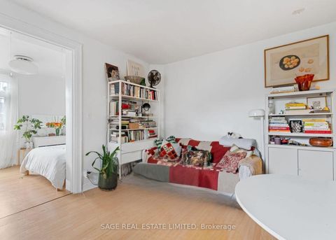 Photo 8 at 276 Crawford Street, Bellwoods, Toronto