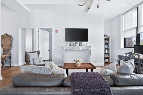 Photo 5 at 304 - 400 Park Avenue, Central Newmarket, Newmarket