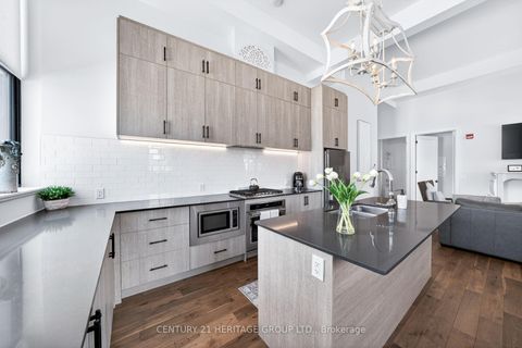 Photo 10 at 304 - 400 Park Avenue, Central Newmarket, Newmarket