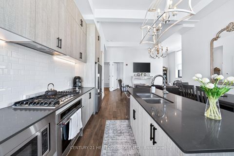 Photo 11 at 304 - 400 Park Avenue, Central Newmarket, Newmarket