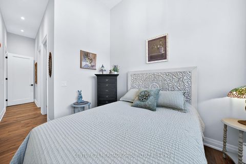 Photo 18 at 304 - 400 Park Avenue, Central Newmarket, Newmarket