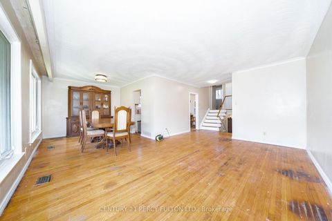 Photo 4 at 71 Weir Crescent, West Hill, Toronto