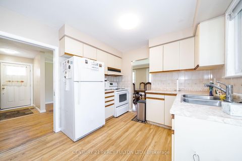 Photo 7 at 71 Weir Crescent, West Hill, Toronto