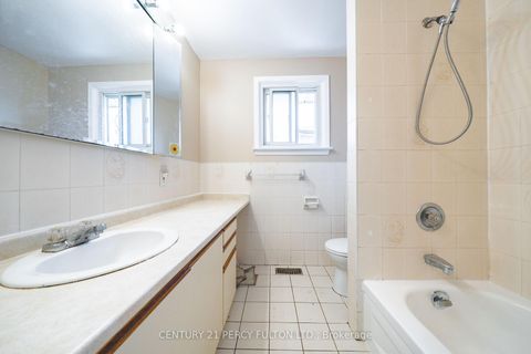 Photo 11 at 71 Weir Crescent, West Hill, Toronto