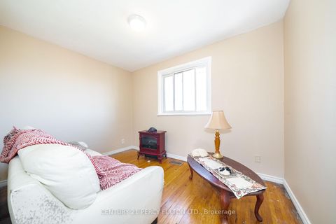 Photo 12 at 71 Weir Crescent, West Hill, Toronto
