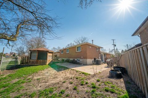 Photo 15 at 71 Weir Crescent, West Hill, Toronto