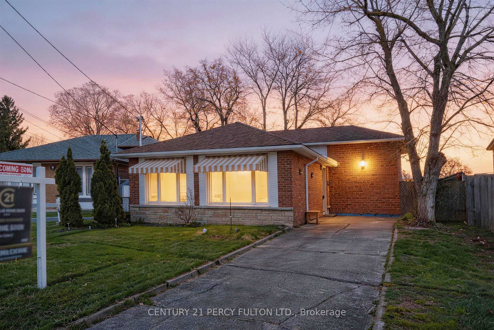 71 Weir Crescent, West Hill, Toronto photo number 2
