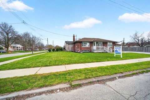Photo 2 at 50 Gilroy Drive, Dorset Park, Toronto
