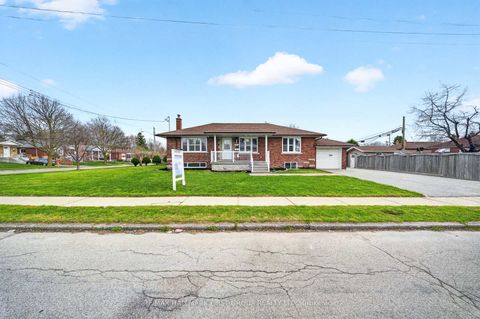 Photo 3 at 50 Gilroy Drive, Dorset Park, Toronto