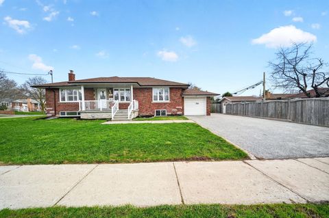 Photo 4 at 50 Gilroy Drive, Dorset Park, Toronto