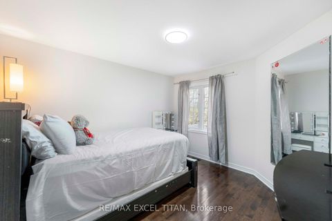 Photo 33 at 17 Nieuwendyk Street, Williamsburg, Whitby