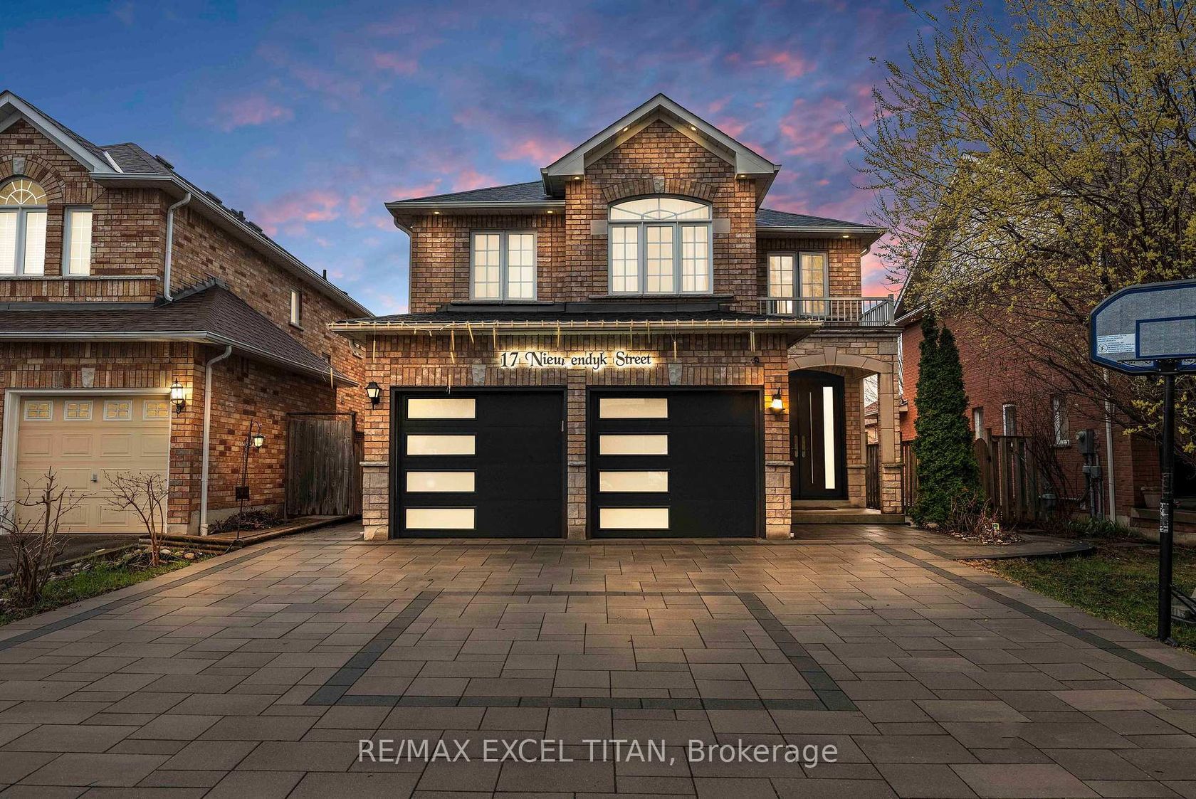 17 Nieuwendyk Street, Williamsburg, Whitby 