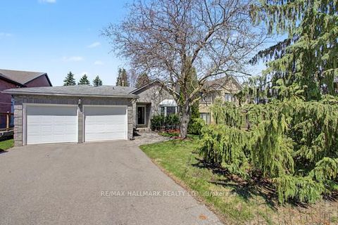 Photo 1 at 10 Haskell Crescent, Aurora Highlands, Aurora