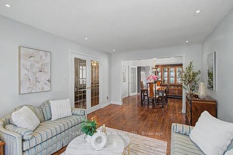 Photo 5 at 10 Haskell Crescent, Aurora Highlands, Aurora