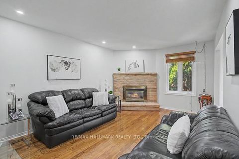 Photo 7 at 10 Haskell Crescent, Aurora Highlands, Aurora