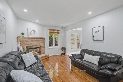 Photo 8 at 10 Haskell Crescent, Aurora Highlands, Aurora