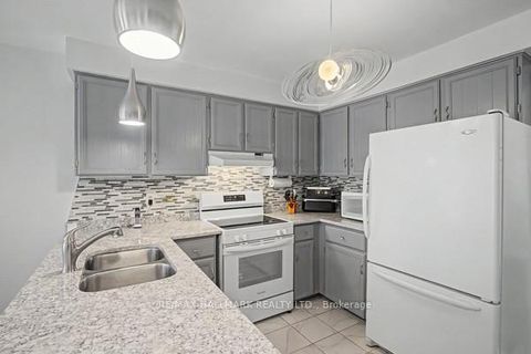 Photo 11 at 10 Haskell Crescent, Aurora Highlands, Aurora