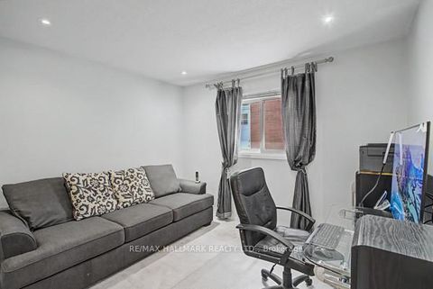 Photo 17 at 10 Haskell Crescent, Aurora Highlands, Aurora