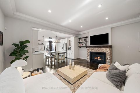 Photo 3 at 220 Westlake Avenue, Lumsden, Toronto