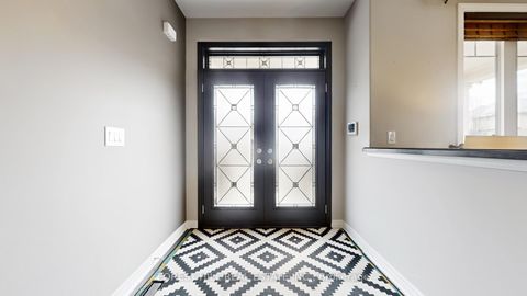 Photo 3 at 51 Farmhouse Crescent, Jefferson, Richmond Hill