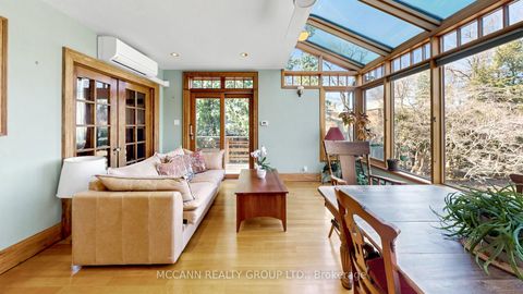 Photo 9 at 252 Sheldrake Boulevard, Mount Pleasant East, Toronto