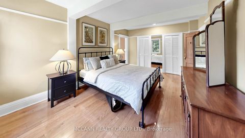 Photo 13 at 252 Sheldrake Boulevard, Mount Pleasant East, Toronto