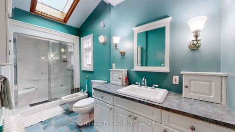 Photo 17 at 252 Sheldrake Boulevard, Mount Pleasant East, Toronto