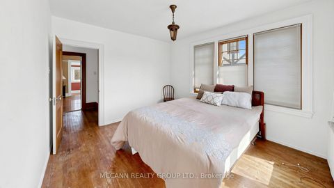 Photo 21 at 252 Sheldrake Boulevard, Mount Pleasant East, Toronto