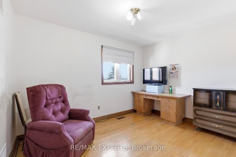 Photo 15 at 141 Spalding Road, CFB, Toronto