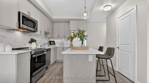 Photo 7 at 103 - 2550 Castlegate Crossing, Duffin Heights, Pickering