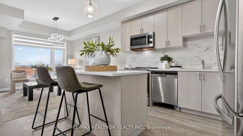 Photo 8 at 103 - 2550 Castlegate Crossing, Duffin Heights, Pickering