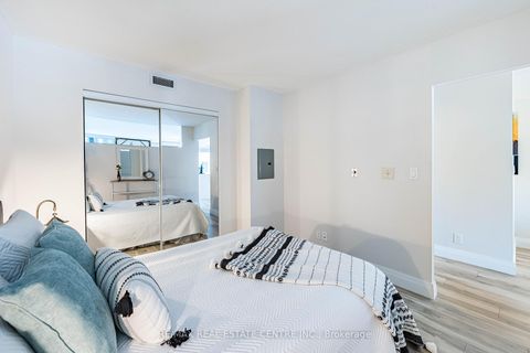 Photo 12 at 216 - 33 Lombard Street, Yonge Corridor, Toronto