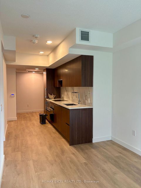 Photo 2 at 627 - 3 Concord Cityplace Way, Waterfront Communities C1, Toronto