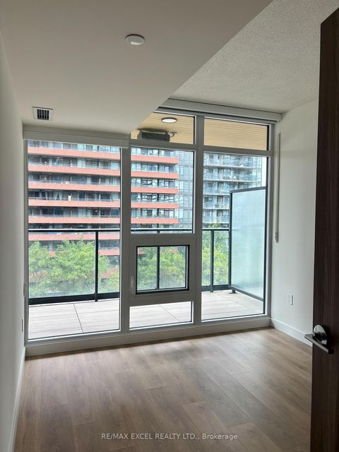 Photo 5 at 627 - 3 Concord Cityplace Way, Waterfront Communities C1, Toronto