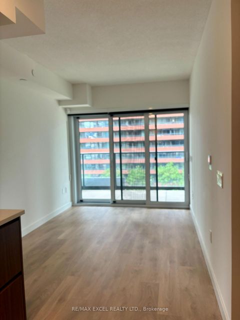 Photo 6 at 627 - 3 Concord Cityplace Way, Waterfront Communities C1, Toronto