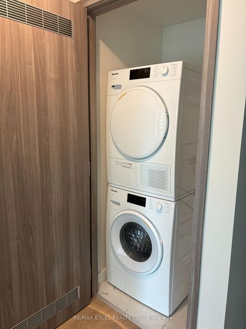 Photo 9 at 627 - 3 Concord Cityplace Way, Waterfront Communities C1, Toronto
