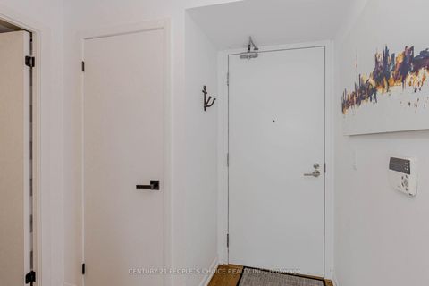 Photo 6 at 1611 - 215 Fort York Boulevard, Niagara, Toronto
