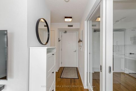 Photo 7 at 1611 - 215 Fort York Boulevard, Niagara, Toronto