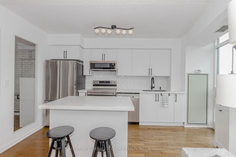 Photo 13 at 1611 - 215 Fort York Boulevard, Niagara, Toronto