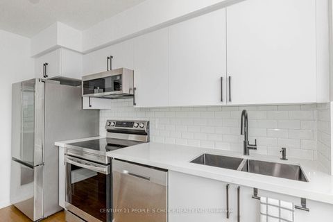 Photo 15 at 1611 - 215 Fort York Boulevard, Niagara, Toronto