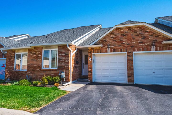 Photo 1 at 25 - 222 Fellowes Crescent, Waterdown, Hamilton