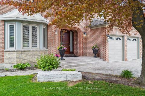 Photo 1 at 15 Brownlee Avenue, East Woodbridge, Vaughan