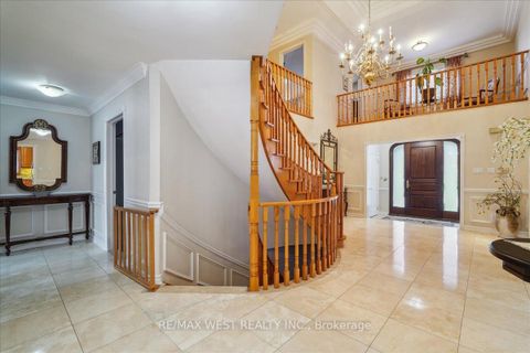 Photo 7 at 15 Brownlee Avenue, East Woodbridge, Vaughan