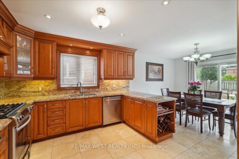 Photo 10 at 15 Brownlee Avenue, East Woodbridge, Vaughan