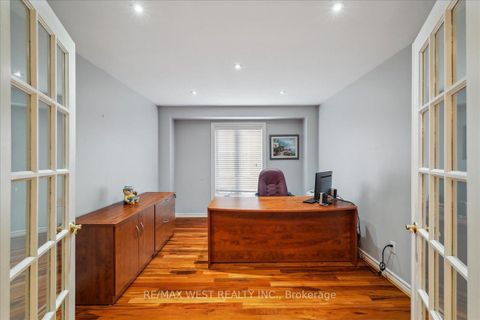 Photo 13 at 15 Brownlee Avenue, East Woodbridge, Vaughan