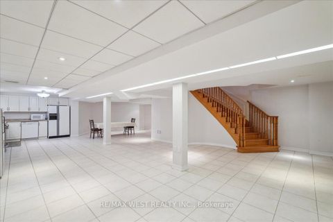 Photo 21 at 15 Brownlee Avenue, East Woodbridge, Vaughan