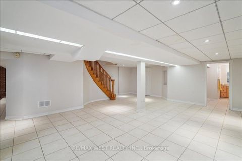 Photo 22 at 15 Brownlee Avenue, East Woodbridge, Vaughan