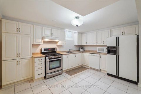 Photo 23 at 15 Brownlee Avenue, East Woodbridge, Vaughan