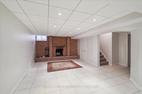 Photo 24 at 15 Brownlee Avenue, East Woodbridge, Vaughan