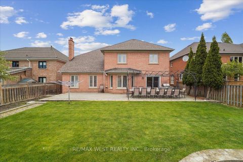 Photo 27 at 15 Brownlee Avenue, East Woodbridge, Vaughan